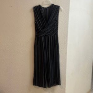 Short black striped palazzo